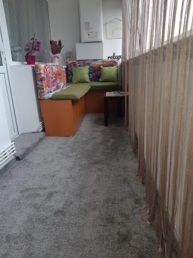 Hellen Apartament Targoviste Eksteriør billede