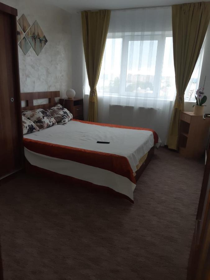 Hellen Apartament Targoviste Eksteriør billede