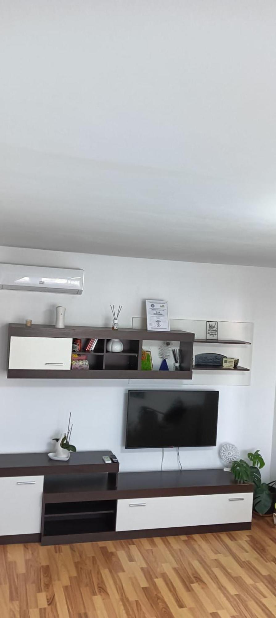 Hellen Apartament Targoviste Eksteriør billede
